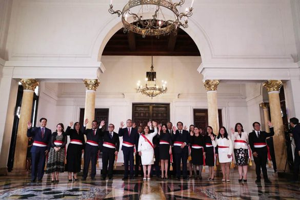 Dina Boluarte Tomó Juramento A Su Primer Gabinete Ministerial - Revista ...